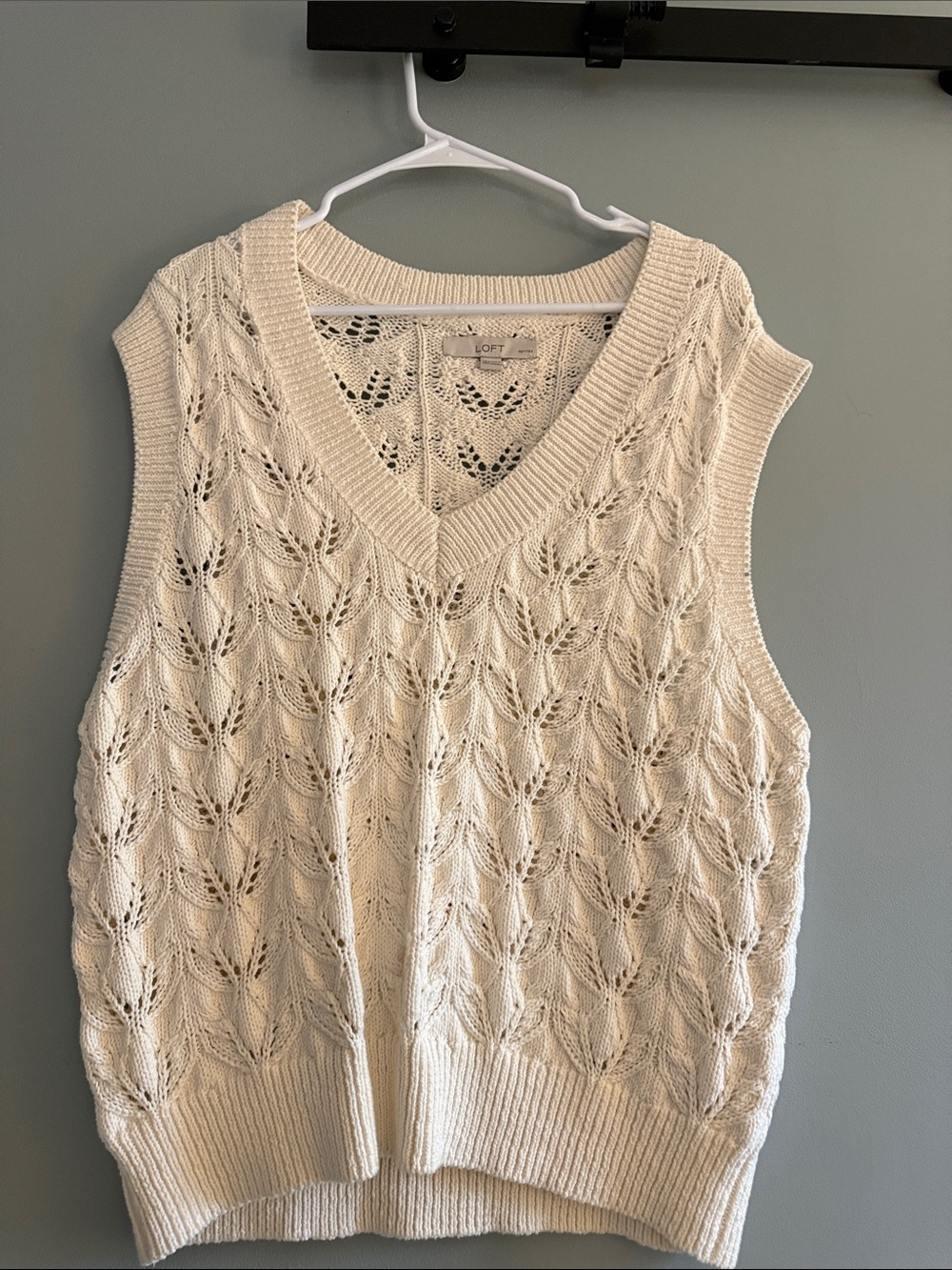LOFT Cream Openwork Knit V-Neck Sleeveless Top